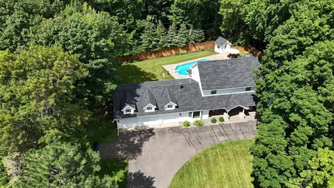 2204 Huntington Point Rd E, Wayzata, MN 55391