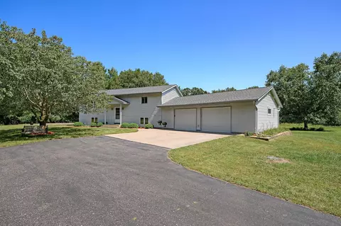22223 Vermillion St NE, East Bethel, MN 55011