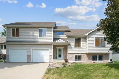 4757 White Pine Dr NW, Rochester, MN 55901