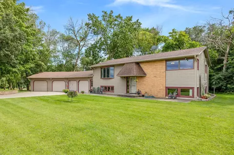 663 105th St SE, Watertown, MN 55388