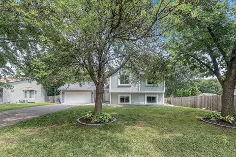 9112 Upland Ln N, Maple Grove, MN 55369