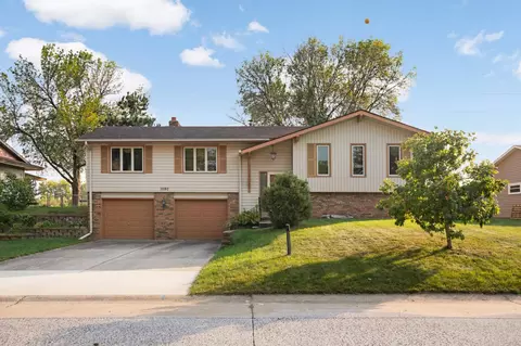 1690 Rockstone Ln, New Brighton, MN 55112