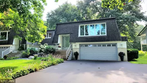 9495 Clubhouse Rd, Eden Prairie, MN 55347