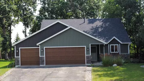 2004 3rd St N, Sartell, MN 56377