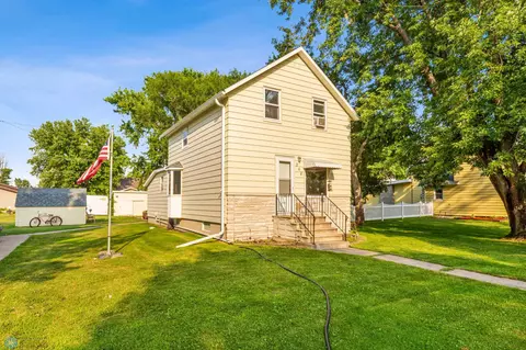 260 2nd St, Davenport, ND 58021