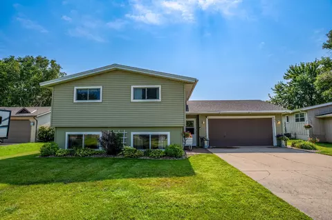 199 Hillcrest Ave, Spicer, MN 56288
