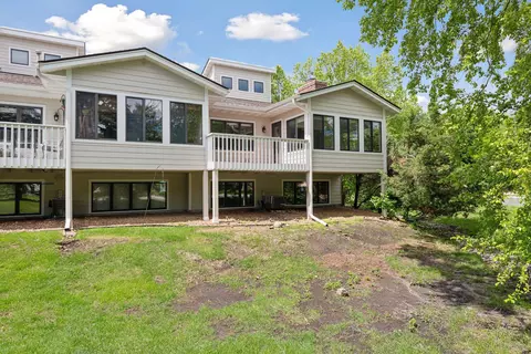 6801 W 82nd St, Bloomington, MN 55438
