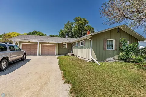 324 3rd Ave E, Halstad, MN 56548