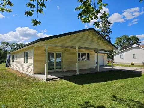 207 4th St SE, Ulen, MN 56585 photo 2