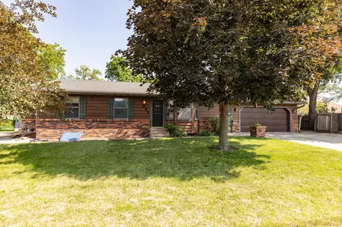 555 Rocky Creek Dr NE, Rochester, MN 55906