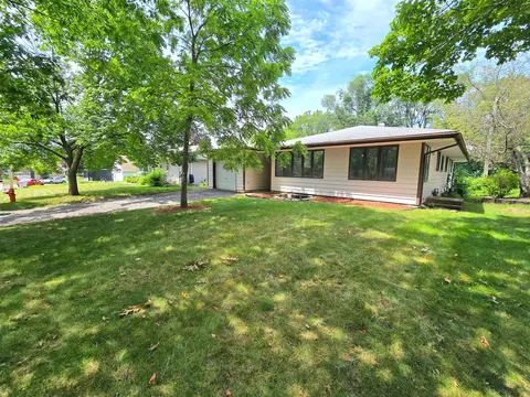 623 23rd St NE, Rochester, MN 55906