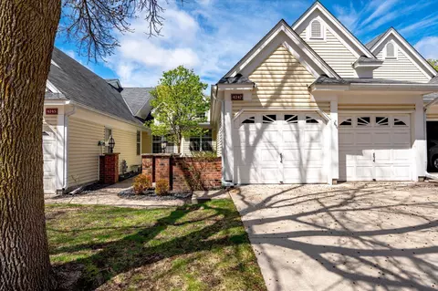 4247 Pond View Dr, White Bear Township, MN 55110