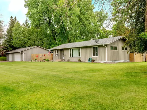 4892 Granada Ave N, Oakdale, MN 55128