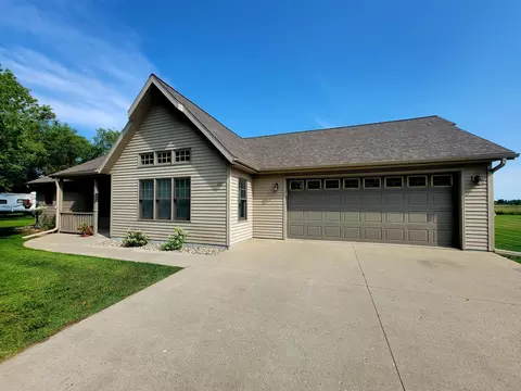 417 E Gilman St, New York Mills, MN 56567
