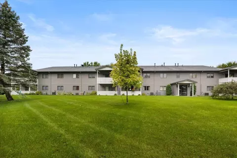 3175 Village Trl #203, Hastings, MN 55033