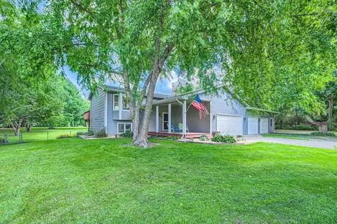 19760 Country Rd E, Rogers, MN 55374