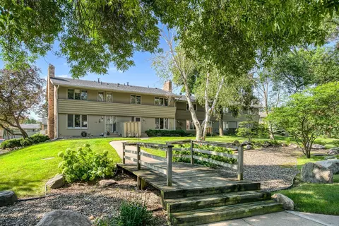 158 Windsor Ln, New Brighton, MN 55112