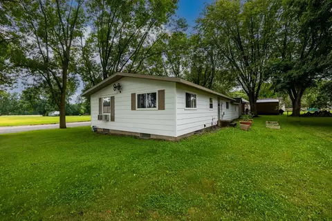 1817 9th St E, Glencoe, MN 55336 photo 4