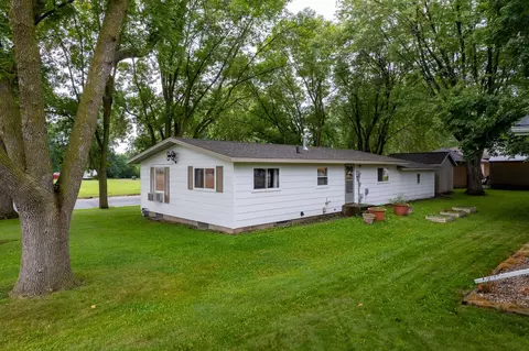 1817 9th St E, Glencoe, MN 55336 photo 5