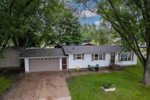 1817 9th St E, Glencoe, MN 55336 photo 3