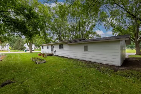 1817 9th St E, Glencoe, MN 55336 photo 6