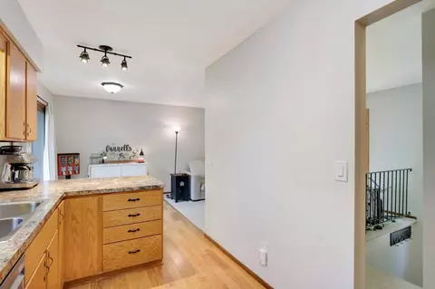 1376 Lakeside Cir, Eagan, MN 55123 photo 12