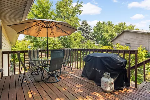 1376 Lakeside Cir, Eagan, MN 55123 photo 23