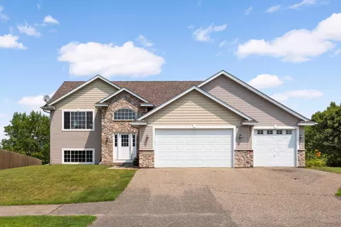12027 Mayview Cv, Lindstrom, MN 55045