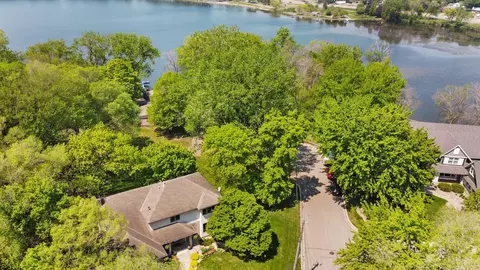 1405 Kingsview Ln N, Minneapolis, MN 55447