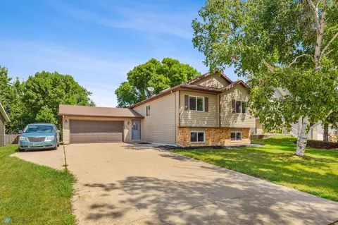 1519 36th Ave S, Fargo, ND 58104