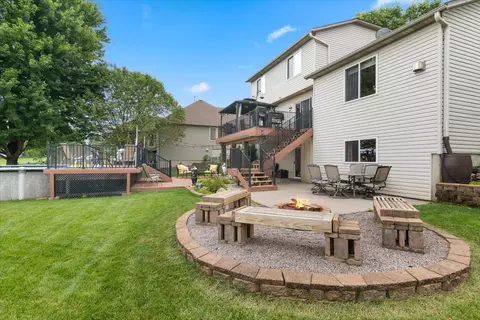 9826 77th St S, Cottage Grove, MN 55016
