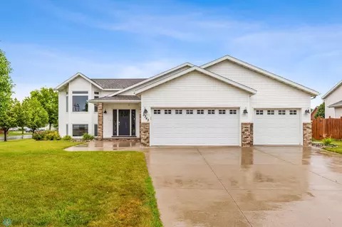 3345 46th Ave S, Fargo, ND 58104