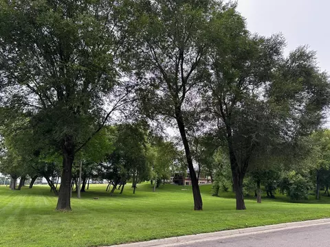 1500 Lower Trentwood Cir NE, Willmar, MN 56201