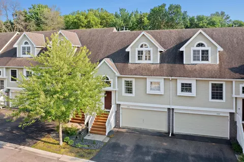 17151 Sandy Ln, Minnetonka, MN 55345