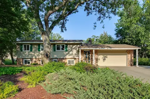 5706 Upper 136th Street Ct W, Apple Valley, MN 55124