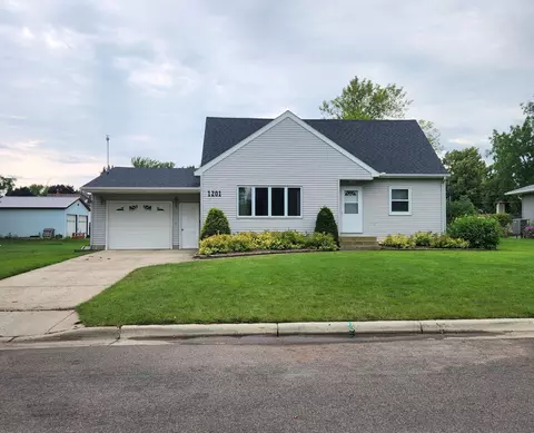 1201 W Park Ave, Olivia, MN 56277