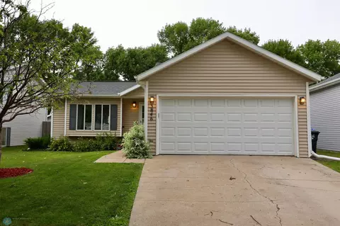3846 10th St N, Fargo, ND 58102
