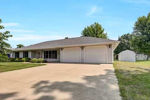 1110 N Prairie St, Lake City, MN 55041