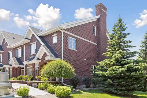 10827 Falling Water Ln #D, Woodbury, MN 55129