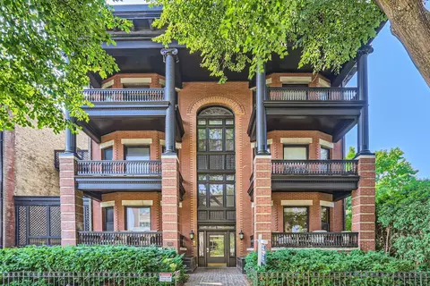 688 Holly Ave #3, Saint Paul, MN 55104