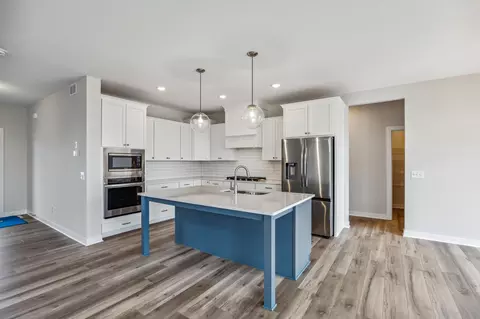 10154 Arrowwood Trl, Woodbury, MN 55129