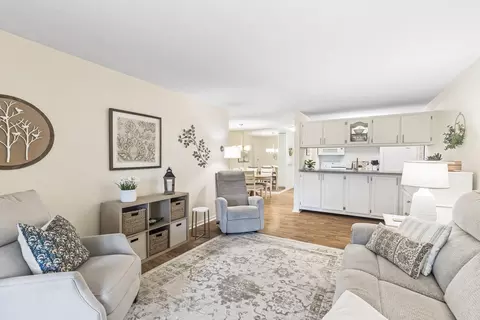 2800 Hamline Ave N #118, Roseville, MN 55113