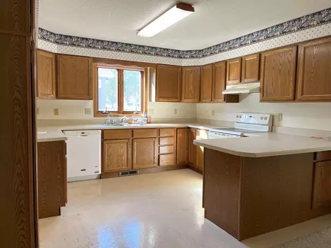 1153 5th Ave, Windom, MN 56101 photo 6