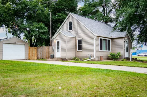 1339 Division St W, Faribault, MN 55021 photo 2