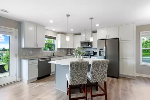 5863 Royalton Rd NE, Prior Lake, MN 55372