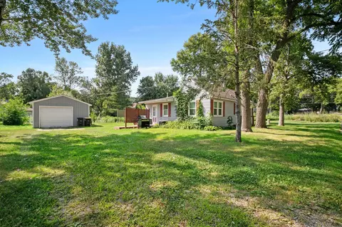 111 S Grove St, Lake Crystal, MN 56055