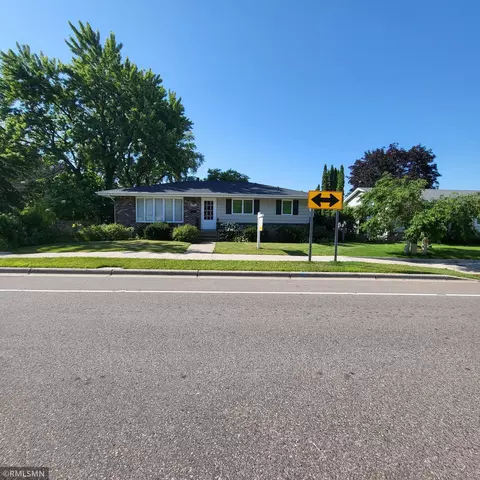 490 Tedesco St, Saint Paul, MN 55130