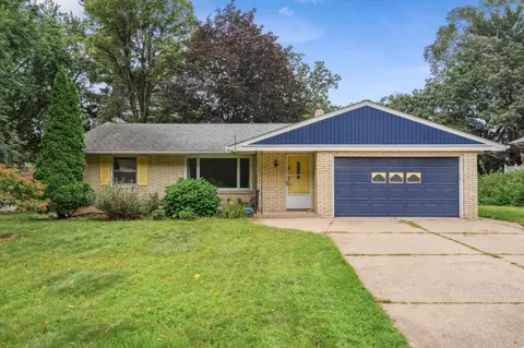 1527 English St, Saint Paul, MN 55106