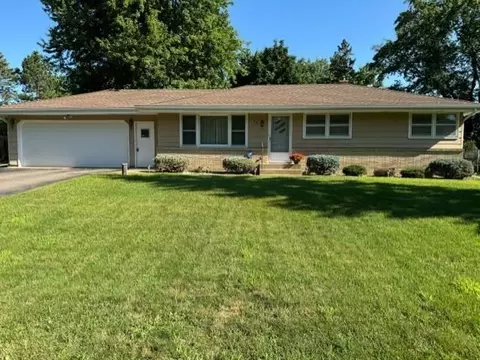 85 Martin Way, Vadnais Heights, MN 55127