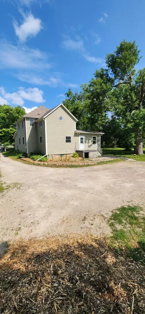 404 W Main St, Morristown, MN 55052